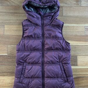 Reversible hooded puffer Vest, Lululemon Chilly Chill, Bordeaux Drama, size 6